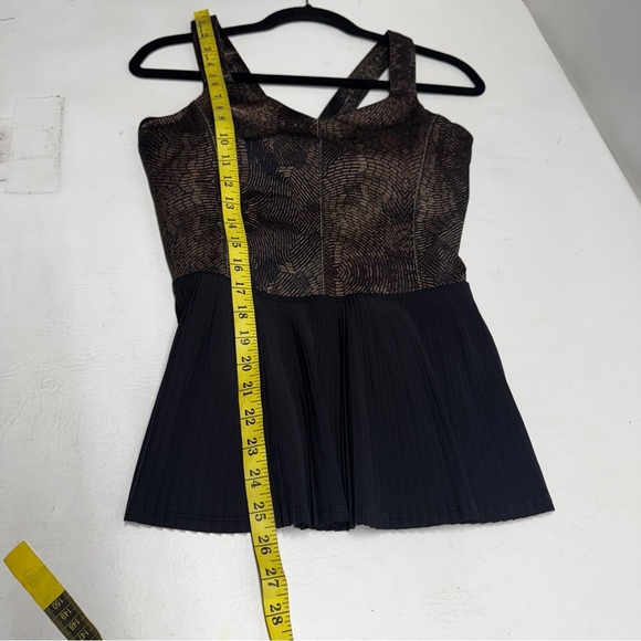 Lululemon city tank peplum out Brown and Black Sleeveless Top size 10 - Picture 8 of 11